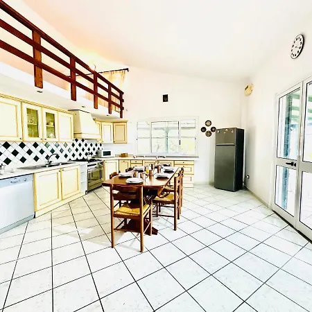 Carmela - A Pochi Passi Dal Mare