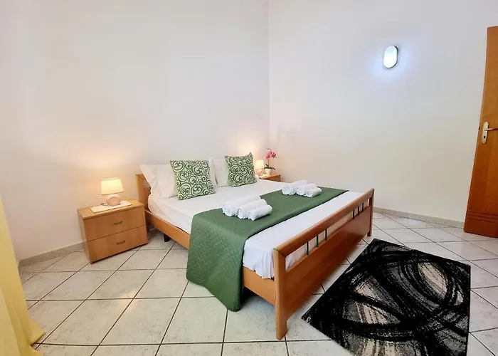 Carmela - A Pochi Passi Dal Mare * 梵蒂冈角